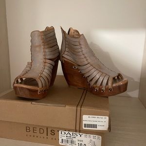 BED STU WEDGES. W10